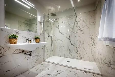 Emma Small Luxury - 124