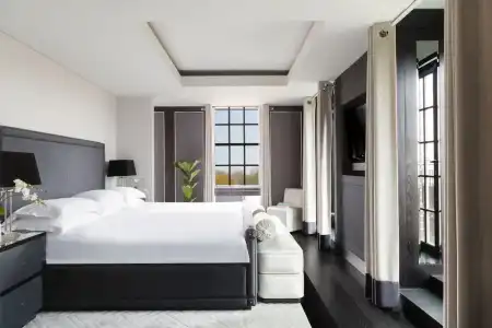 Grosvenor House Suites - 89
