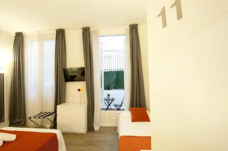 Hostal Live Barcelona - 27