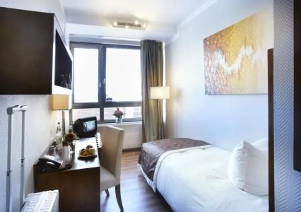 Astor Kiel by Campanile - 34