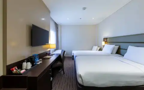 Premier Inn Doha Airport - 18