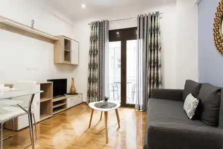 Nicholas Point Apartments and Rooms - 135