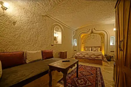 Risus Cave Suites - 16