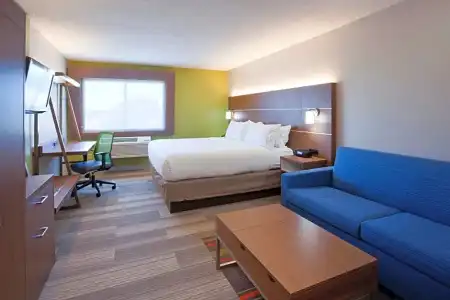 Holiday Inn Express & Suites Minneapolis – West End by IHG - 59