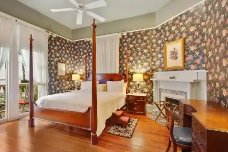 Maison Perrier Bed & Breakfast - 23