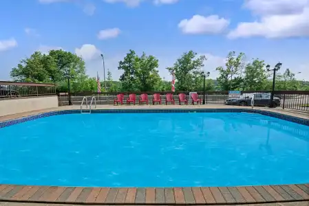 Super 8 by Wyndham Niagara Falls North - 8