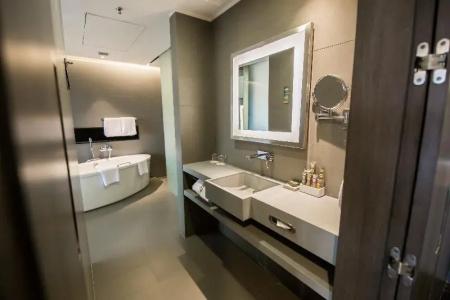 Novotel Kolkata - & Residences - 63