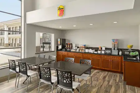 Super 8 By Wyndham Houston/Dtwn/I-610 - 17