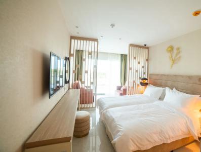 At Herbal Boutique & Spa - 7