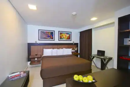 & Suites PF - 69