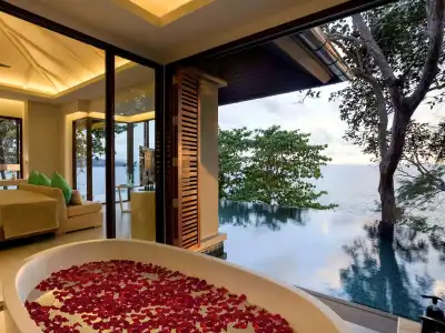 Pullman Phuket Arcadia Naithon Beach - 11