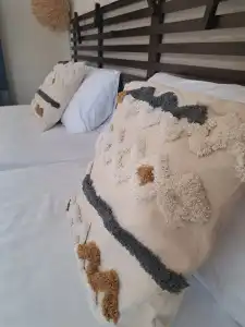 Laura's Guest House - adult only - - 120