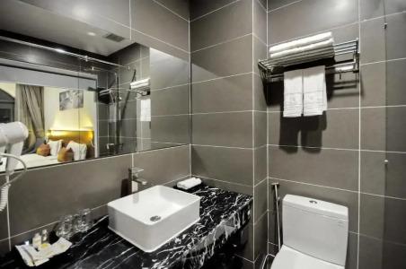 Crown Nguyen Hoang - 40