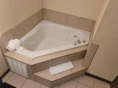 Home Inn & Suites - 23