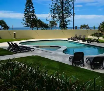 Zenith Ocean Front Apartments - 14