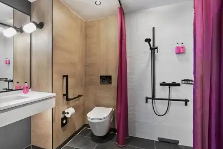 Moxy Duesseldorf City - 6
