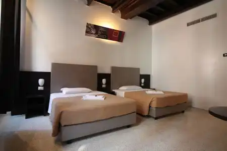 New Generation Hostel Tirana Center - 27