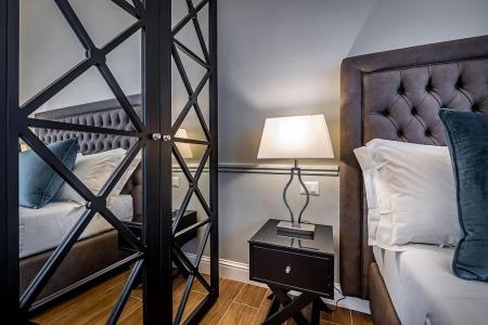 Ungherese Small Luxury - 32