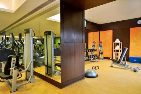 Courtyard by Marriott Mumbai International Airport - 59