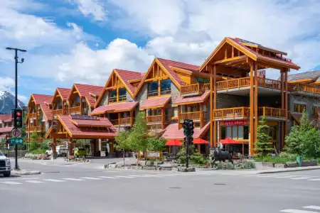 Moose And Suites - 28