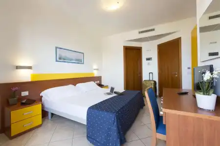ApartSheila - 29