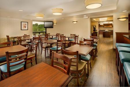 Hampton Inn Kansas City Stadium, MO - 19