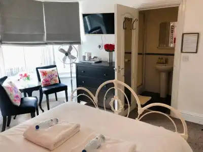 Grand Pier Guest House - 44