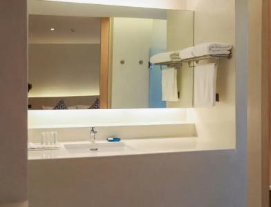 Balcony Seaside Sriracha & Serviced Apartments (SHA Extra Plus) - 77