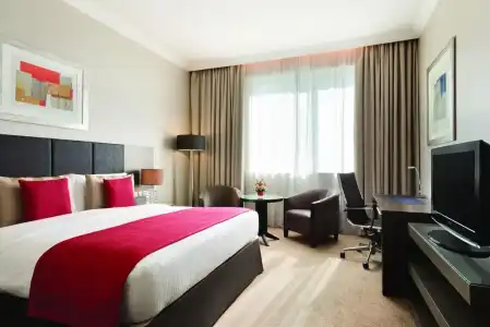 Ramada by Wyndham Abu Dhabi Downtown - 2