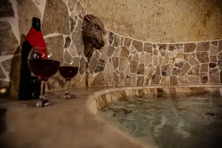 Oread Cave Suites - 68