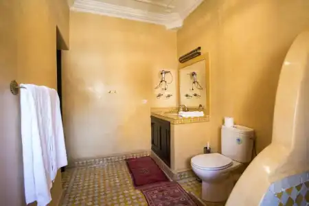 Riad Losra - 53