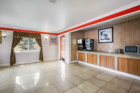 Americas Best Value Inn - 15