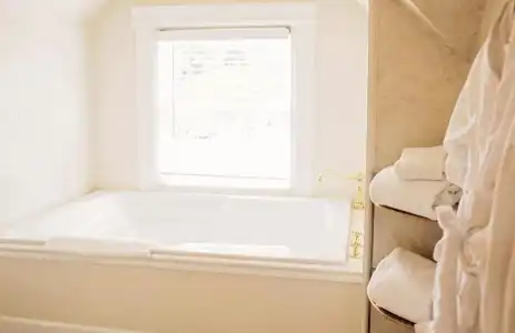 1801 First Luxury Inn - 12