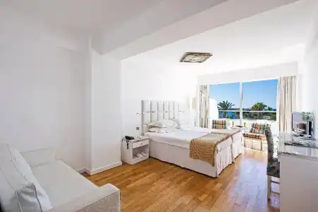 Grecian Sands - 43