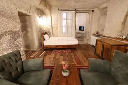 Sarnich Cave Suites - 81