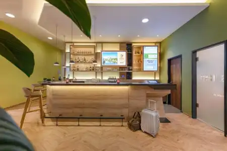 Ibis Styles - 1