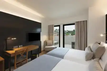 Neya Porto - 54