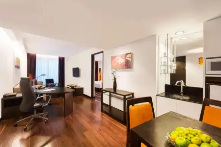 Radisson Suites Bangkok Sukhumvit - 52