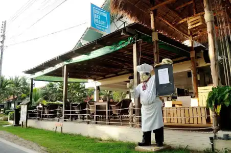 Dolphin Bay Beach Resort - 32