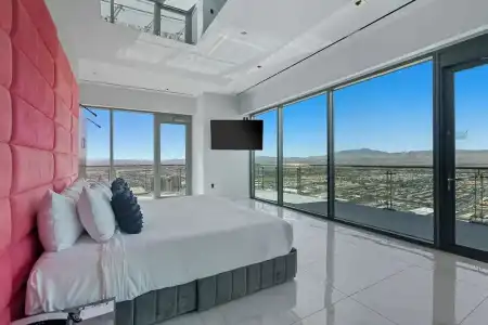 Beautiful Palms Place Suite - 66