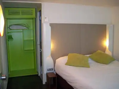 Hôtel Campanile Reims Ouest - Tinqueux - 2