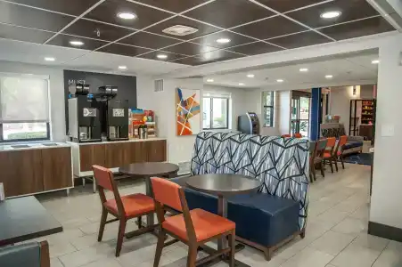 Holiday Inn Express Airport - Tucson by IHG - 41