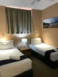 Ocean Breeze Motel - 47