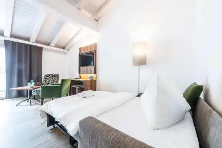 Lenzerhorn – Alpine Stay, Spa & Savour - 2