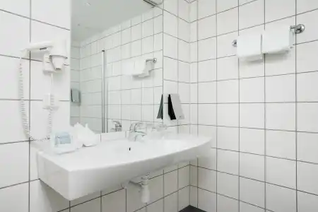 Thon Halden - 28
