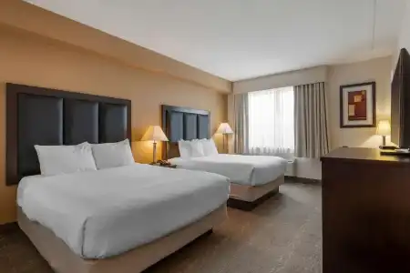 Best Western Plus Burlington Inn & Suites - 80