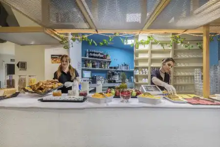 Mola Hostel - 9