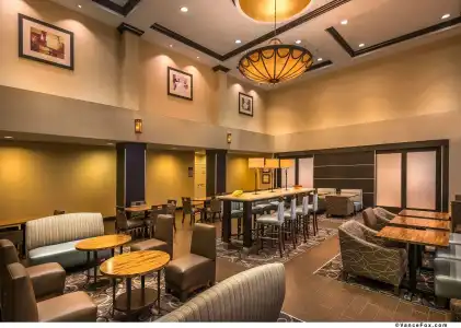 Hampton Inn & Suites Reno - 16