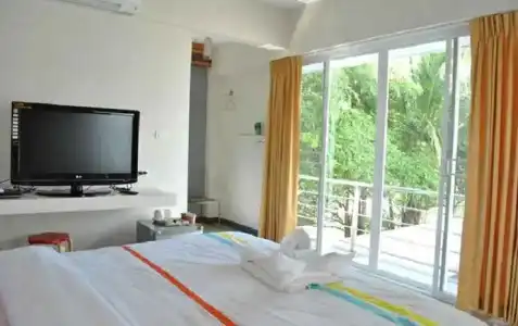 O.U.M.Hotel - 3