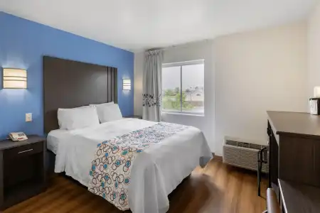 SureStay Plus By Best Western Niagara Falls East - 24
